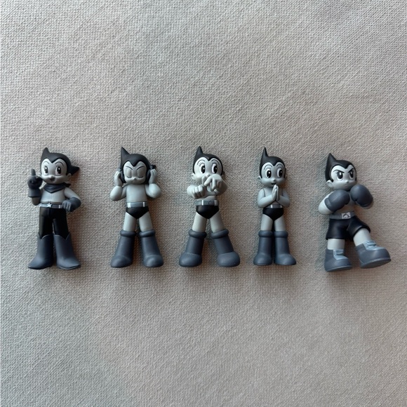 ⚡️ToyQube⚡️Astro Boy Mini Series Collection Figure Set Mono PVC - Picture 1 of 10